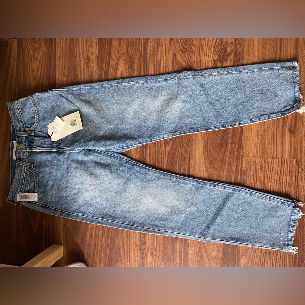 Brand New with Tag Levi’s WEDGIE Size 27